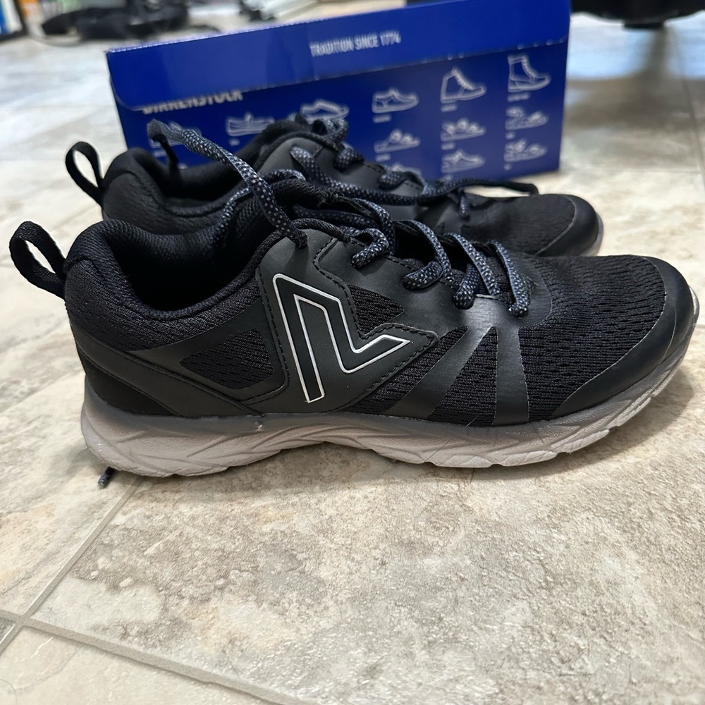 Vionic Sneakers